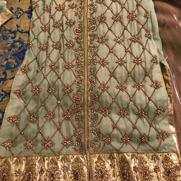 Pakistani / Indian wedding party dress gharara - Picture 2 of 5